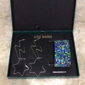 STEVE MADDEN gift box 2 earrings and 1 bracelet